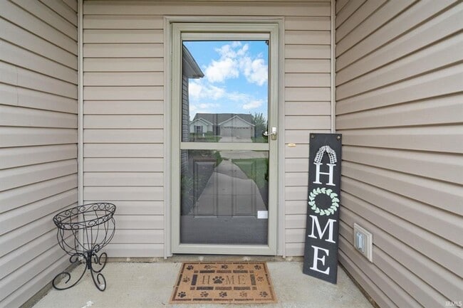 Photo - 3BR + Den + Biggest Fenced Yard in Neighborhood