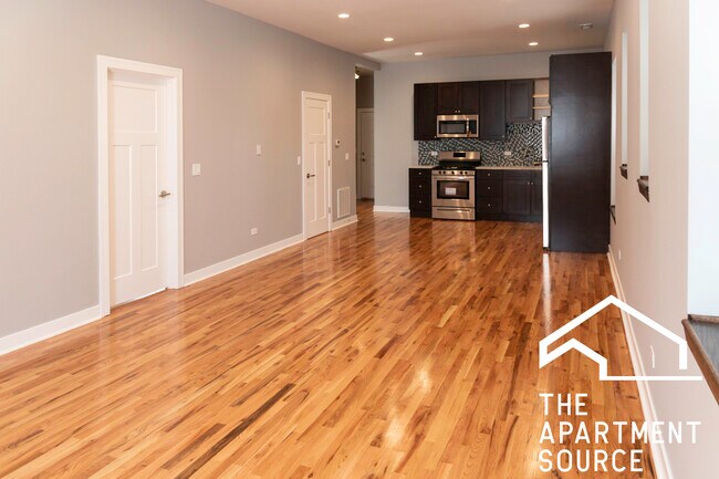 Photo - 1929 W Montrose Ave Unit 1S