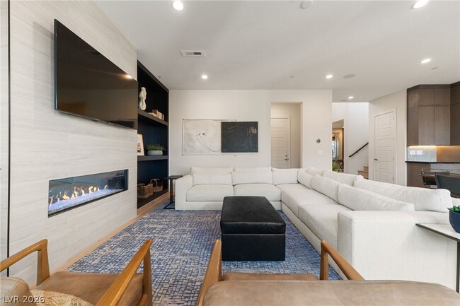 Building Photo - 10125 Sequoia Glen Ave