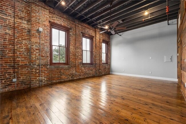 Photo - 558 St Francis St