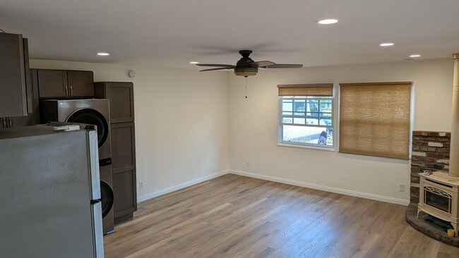 Photo - 570 Carlo Dr Unit 1
