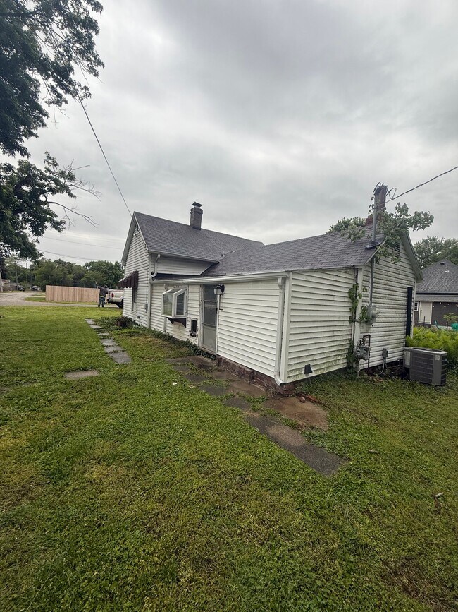 Photo - 533 Higgins St