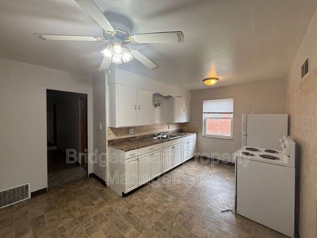 Photo - 211 N Cherrywood Ave