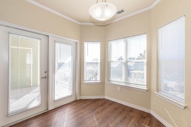 Photo - 1617 Northwest Blvd Unit 623