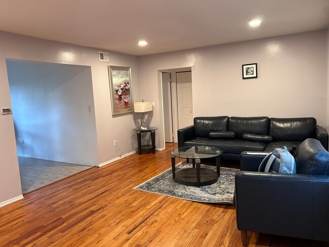 Building Photo - 57 Judson St Unit 3A