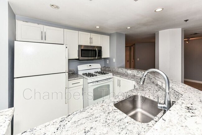 Photo - 1045 N Utah St Apartment