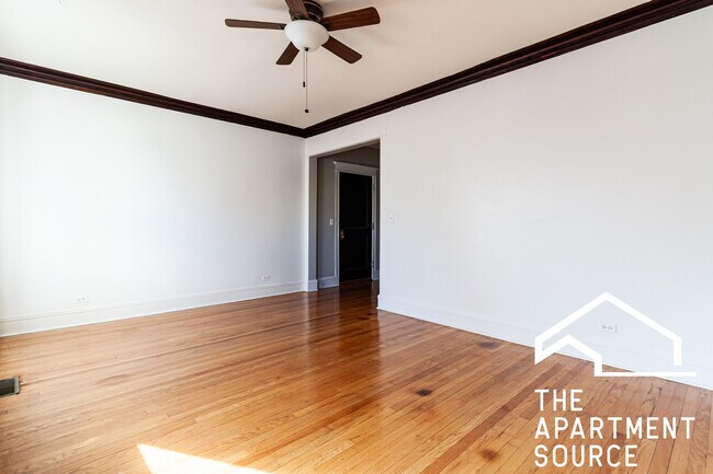 Photo - 900 W Belle Plaine Ave Unit 1