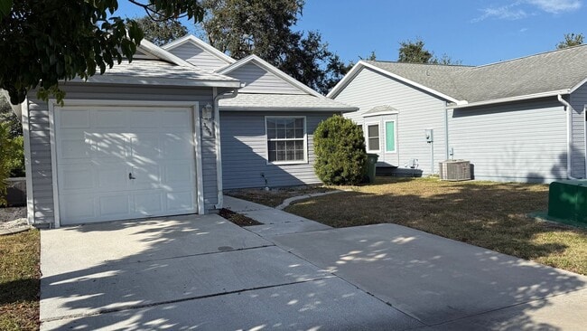 Building Photo - Annual 2 bedroom 2 bath Unfurnished Single Family Home in Lakeside South