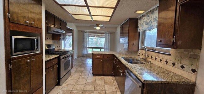 Photo - 10909 Hillside Oak Ln
