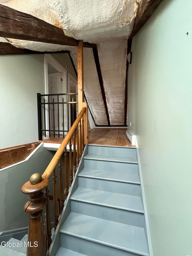 Photo - 715 Hudson Ave Unidad E