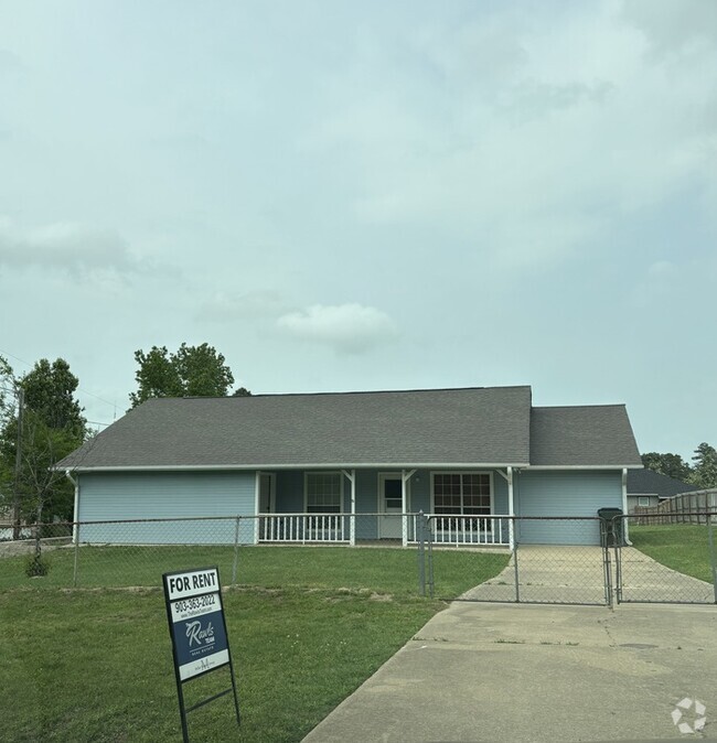 Building Photo - Wonderful Home in Tyler