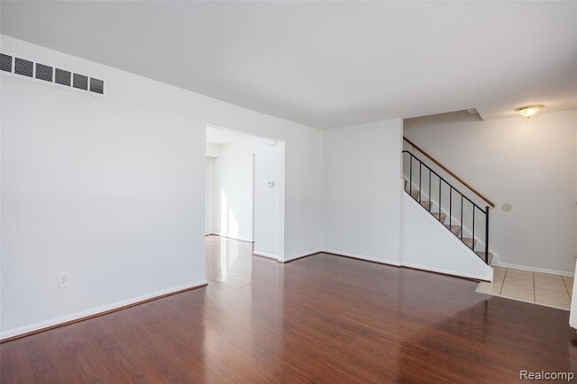 Photo - 1717 Nakota Rd