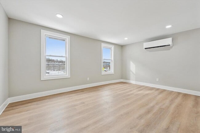 Photo - 417 W Elm St Unit 2