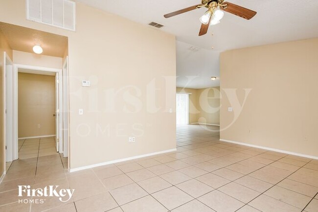 Photo - 356 Lake Daisy Cir