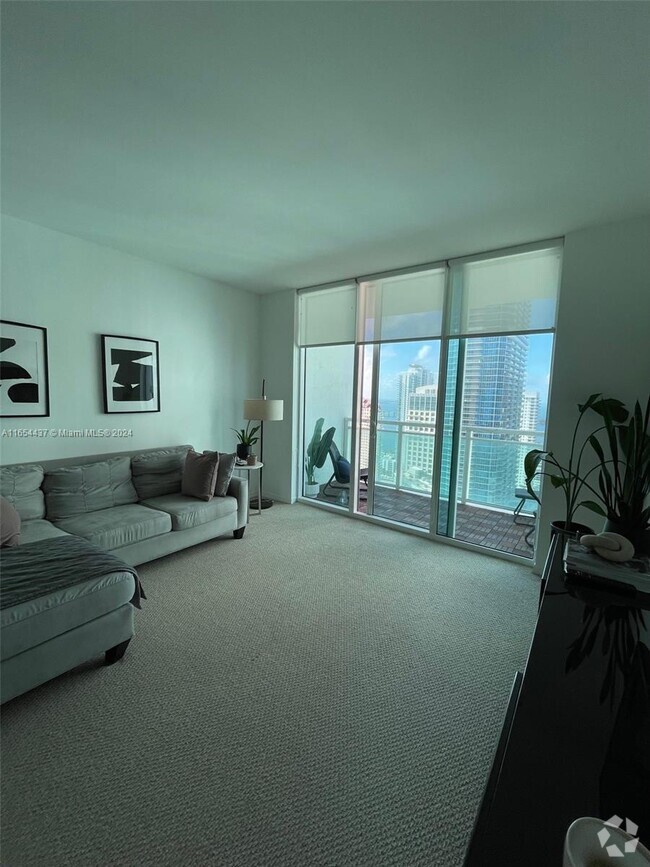 Building Photo - 950 Brickell Bay Dr Unit 3803 Rental