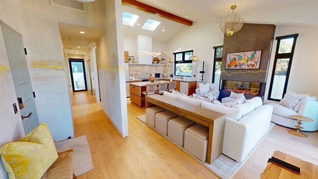 Building Photo - 163 G Ave Unit 163 G Ave