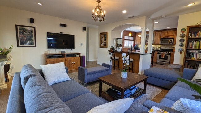 Living room - 3617 Martha St