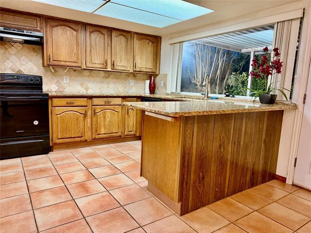 Photo - 941 Lombardy Dr