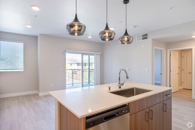 1BR, 1 Bath 742 Sq Ft