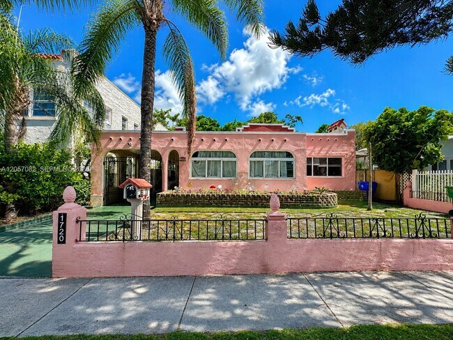 Building Photo - 1720 SW 11th Terrace