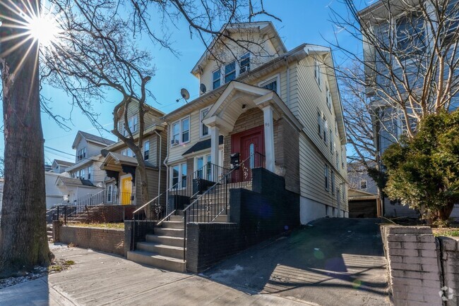 Building Photo - 95 Schuyler Ave Rental