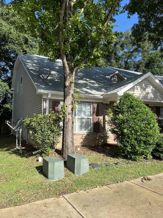 Photo - 2738 W Tharpe St Townhome