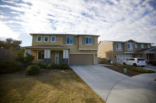 Photo - 2015 N Hall Ct