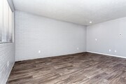 1BR,1BA-750SF
