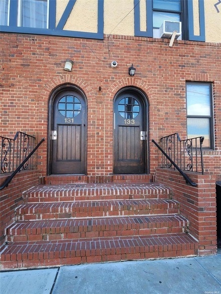 Building Photo - 131 Lincoln Ave Unit A Rental