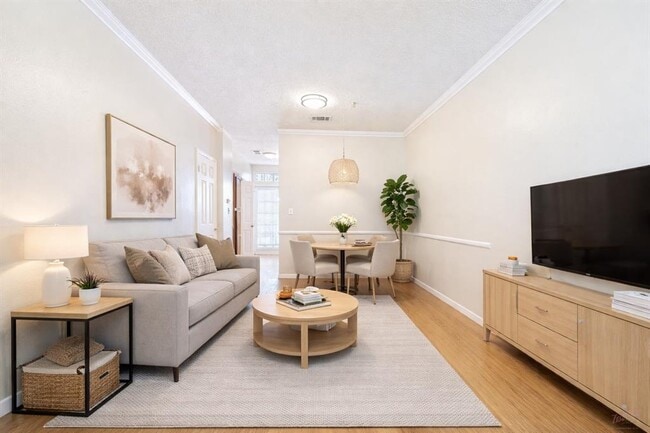 Building Photo - 2300 Leon St Unit 204