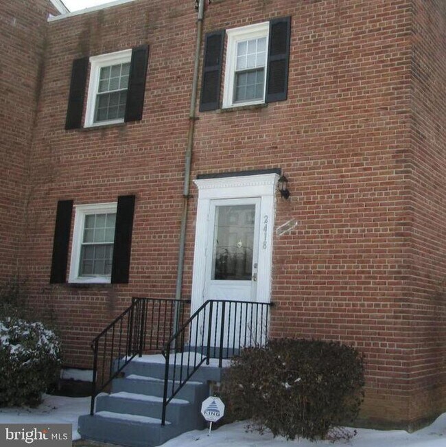 Photo - 2418 Iverson St