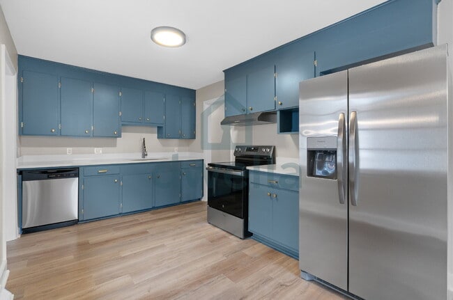 Photo - "Charming 5-Bedroom Oasis with 2 Full Bath... Apartamento