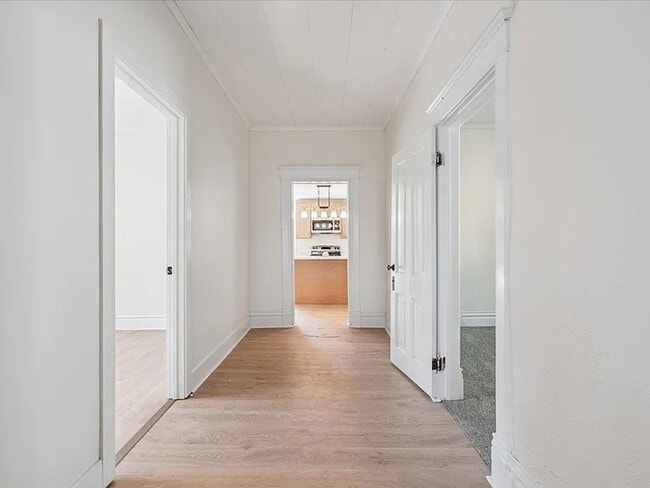 Photo - 4 Bedroom in College area!