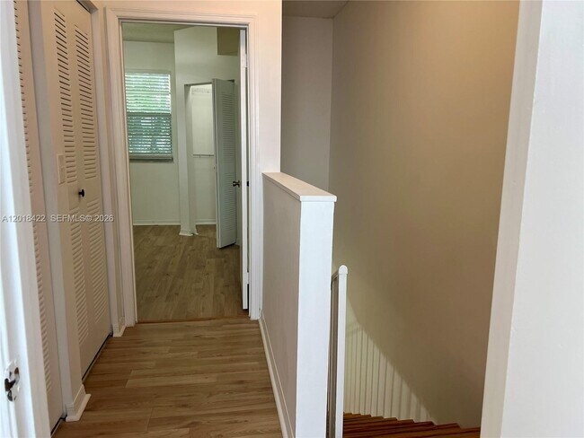 Photo - 982 Sevilla Cir