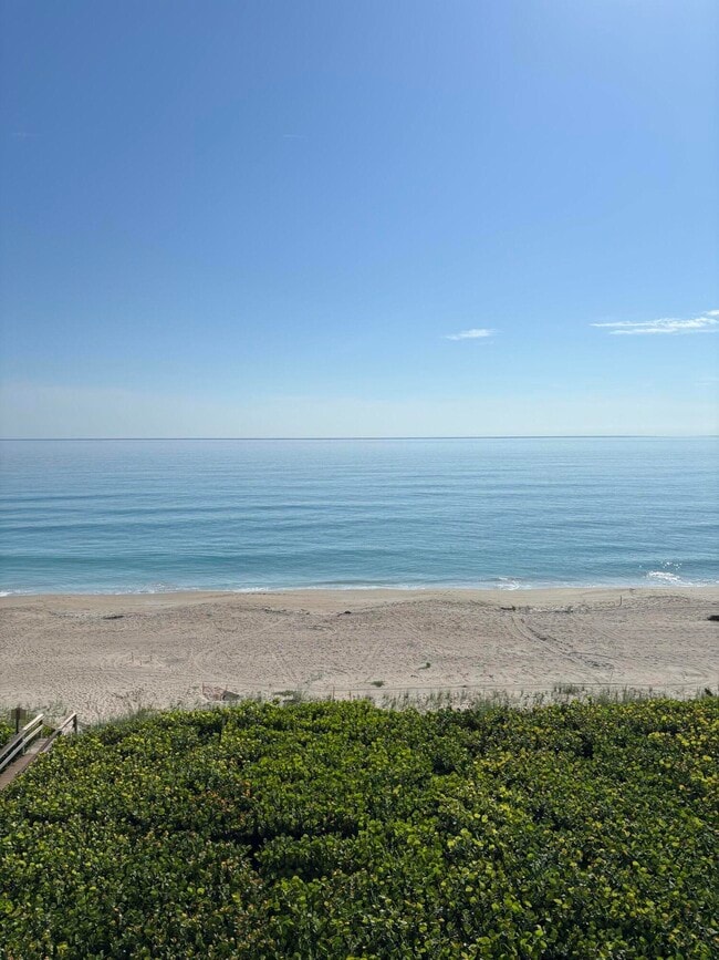 Building Photo - 9940 S Ocean Dr Unit 506