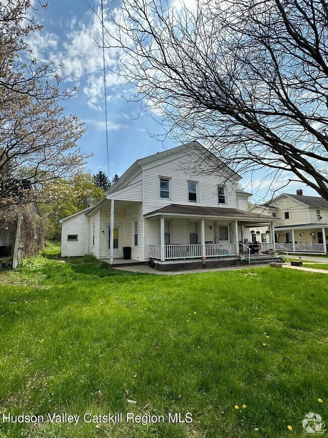 Building Photo - 107 Main St Rental