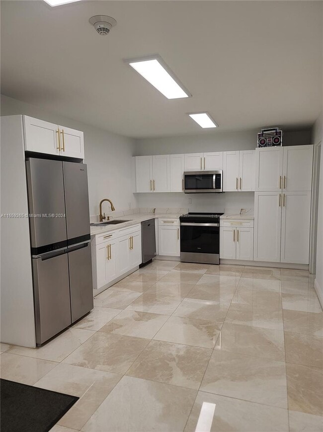 Photo - 5750 Collins Ave Unit C