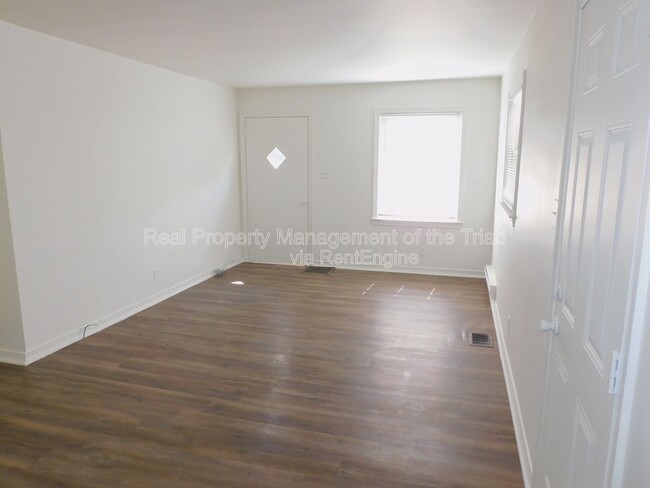 Photo - 1434 Argonne Blvd