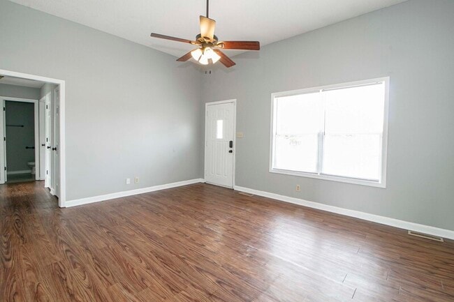 Photo - 1212 Kendall Dr