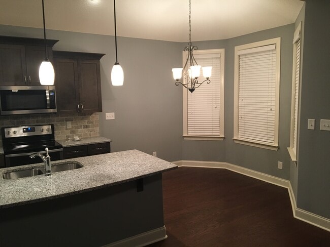 Building Photo - 216 Edgarton Way