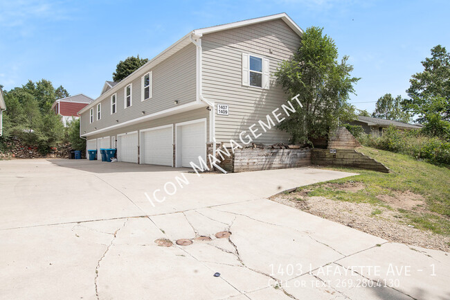 Garages, available now! - Garages, available now! Townhome