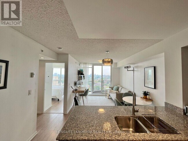 Photo - 800 Lawrence Ave W Unit 915