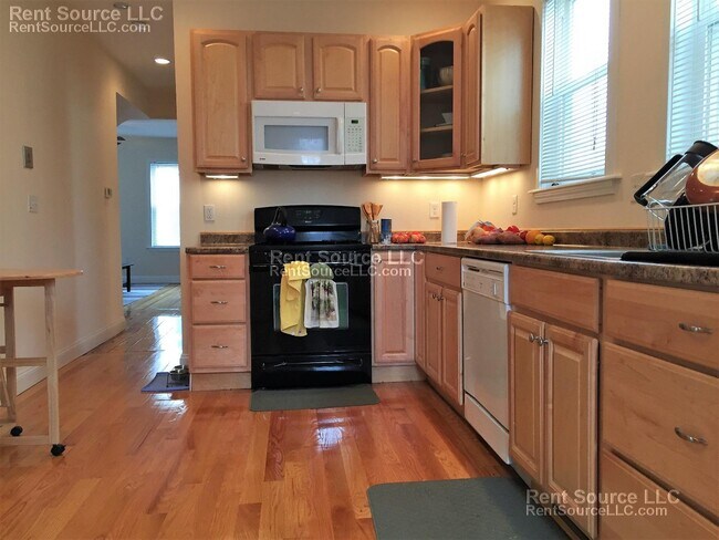 Photo - 20 Radcliffe Rd Apartments Unit 1