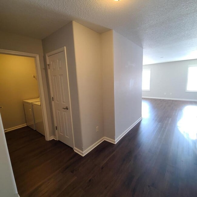 Photo - 10192 Greenmoor Dr