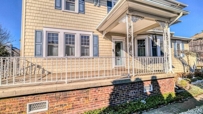 17 S Derby Ave