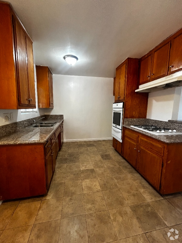 Building Photo - 313 S Wabash Ave Rental