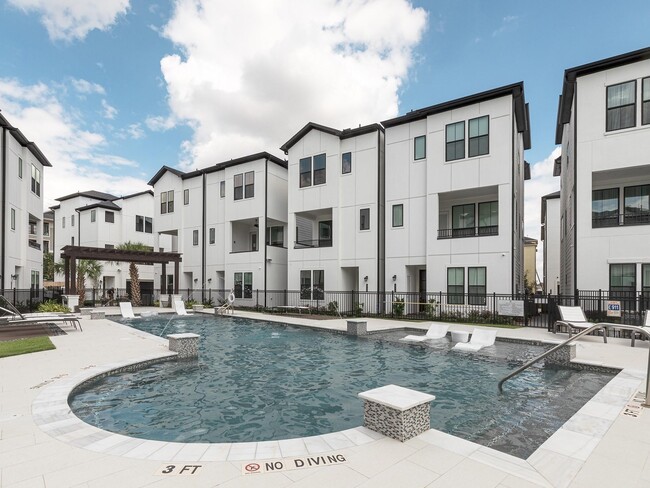 Photo - 2718 Grand Fountains Dr