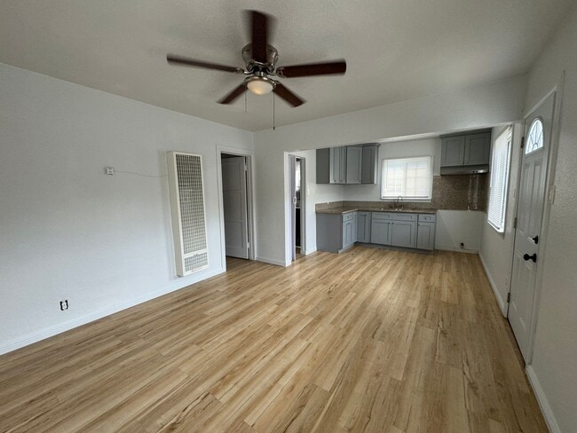 Photo - 2110 1/2-2110 1/2 Linden Ave Unit 2110