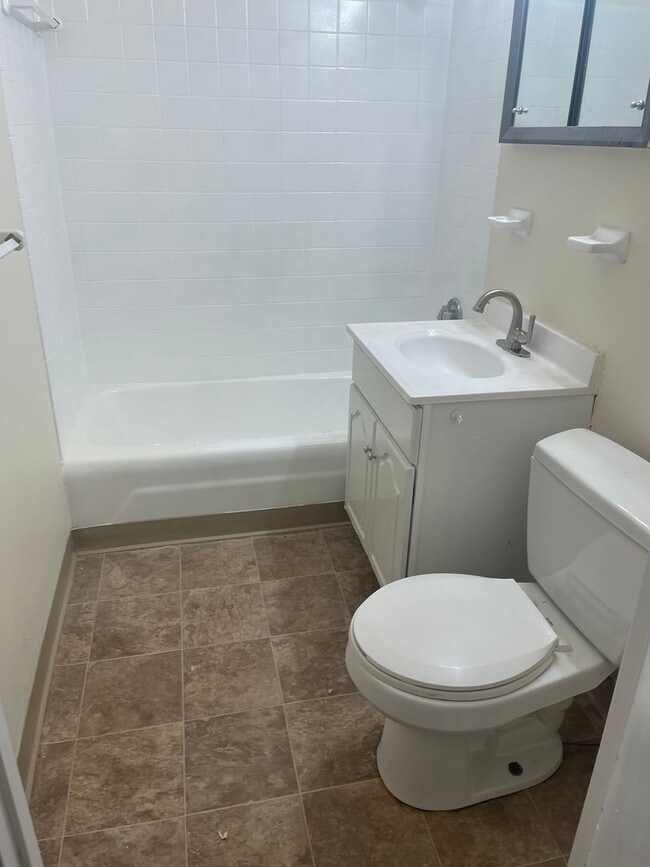 Photo - Modern 1 Bed No Lead HW Inc AC New floors, Dishwasher, elevator ,laundry NICE UNIT!