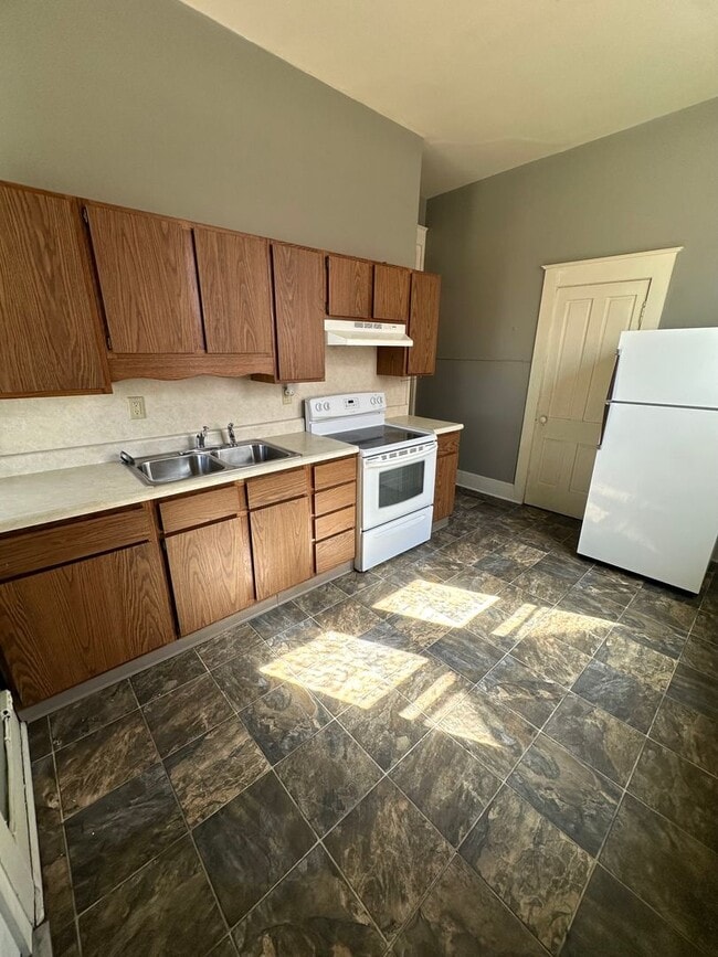 Photo - 308-310-310 S 12th St Unidad 310 S. 12th